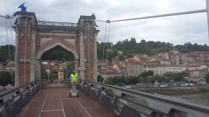 traversé de la Saône du pont piéton de Trévoux Ain France planning de balades